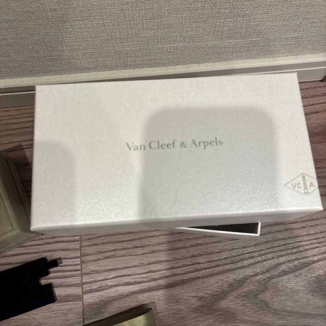 Van Cleef & Arpels 空箱　ギフトボックス