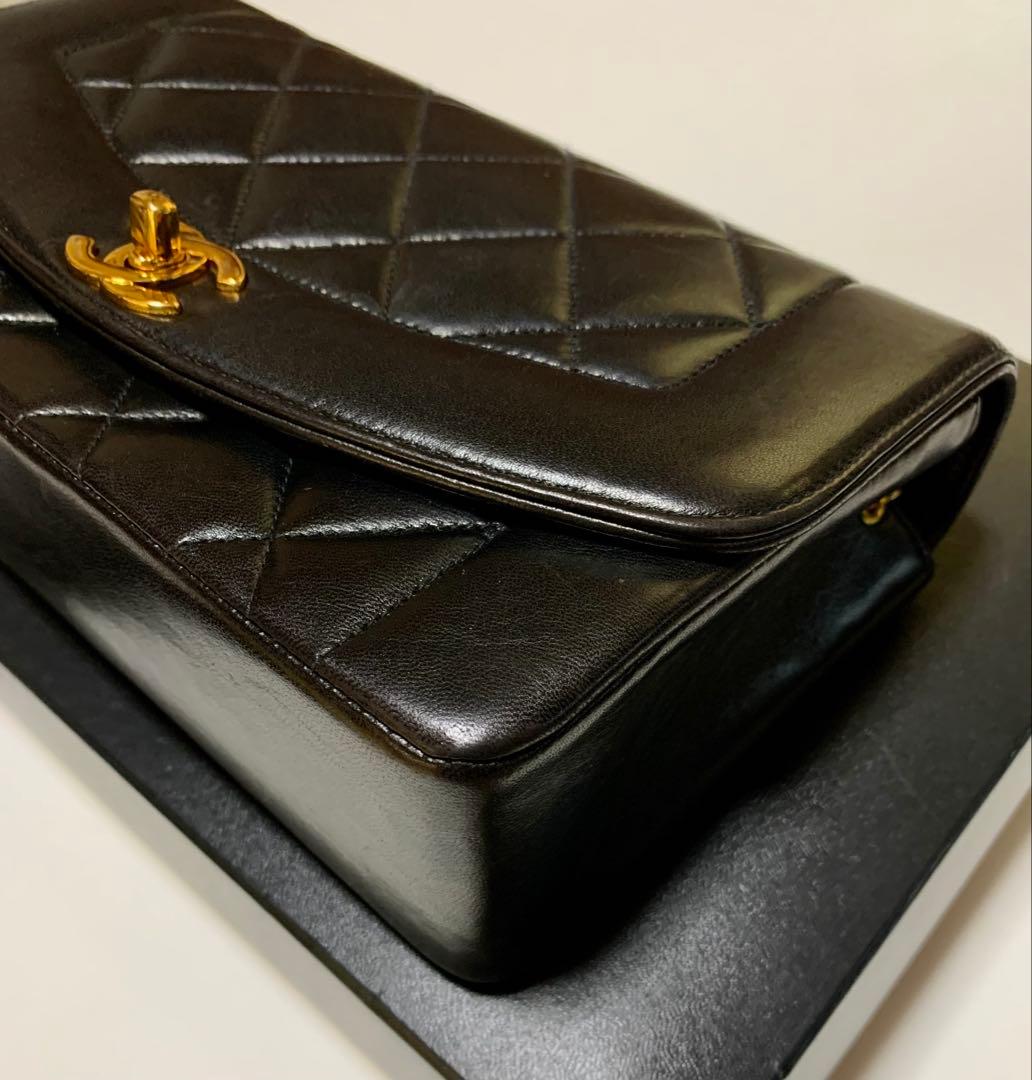【極美品】CHANELシャネル マトラッセ ダイアナフラップ　ショルダーバッグ