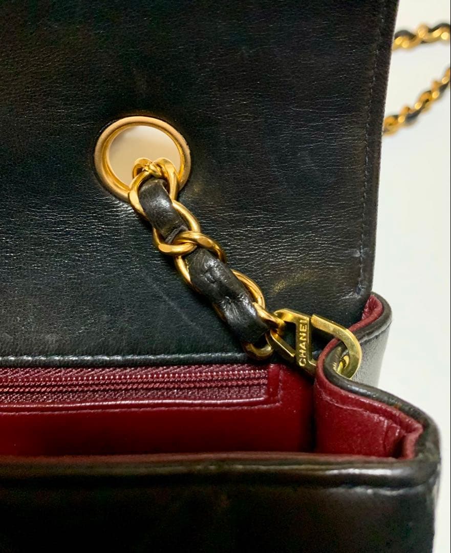 【極美品】CHANELシャネル マトラッセ ダイアナフラップ　ショルダーバッグ