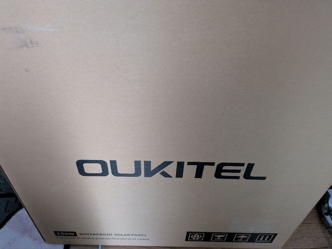 新品 OUKITEL 100W ソーラーパネル 折畳み式 IP65防水防塵