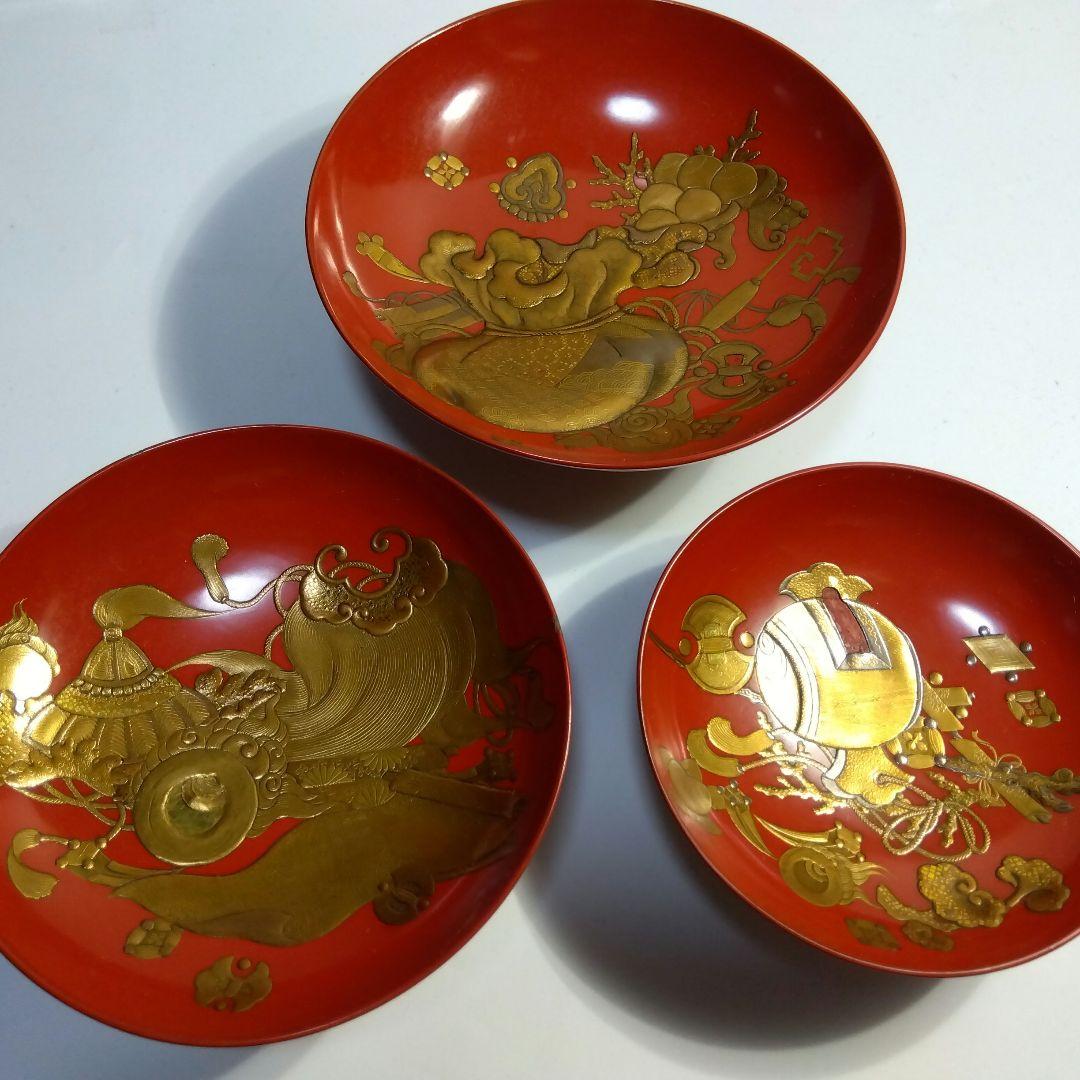 加賀蒔絵　高蒔絵祝い　三つ杯　盃　漆芸　時代高級高蒔絵杯　大正期　黒塗共箱