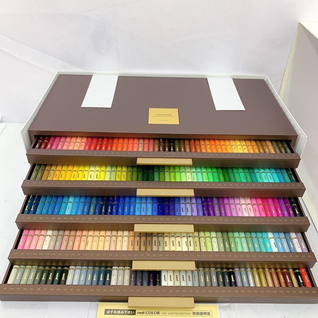 11SAM31【未使用】uni COLOR 色鉛筆 240本 箱付き 文房具