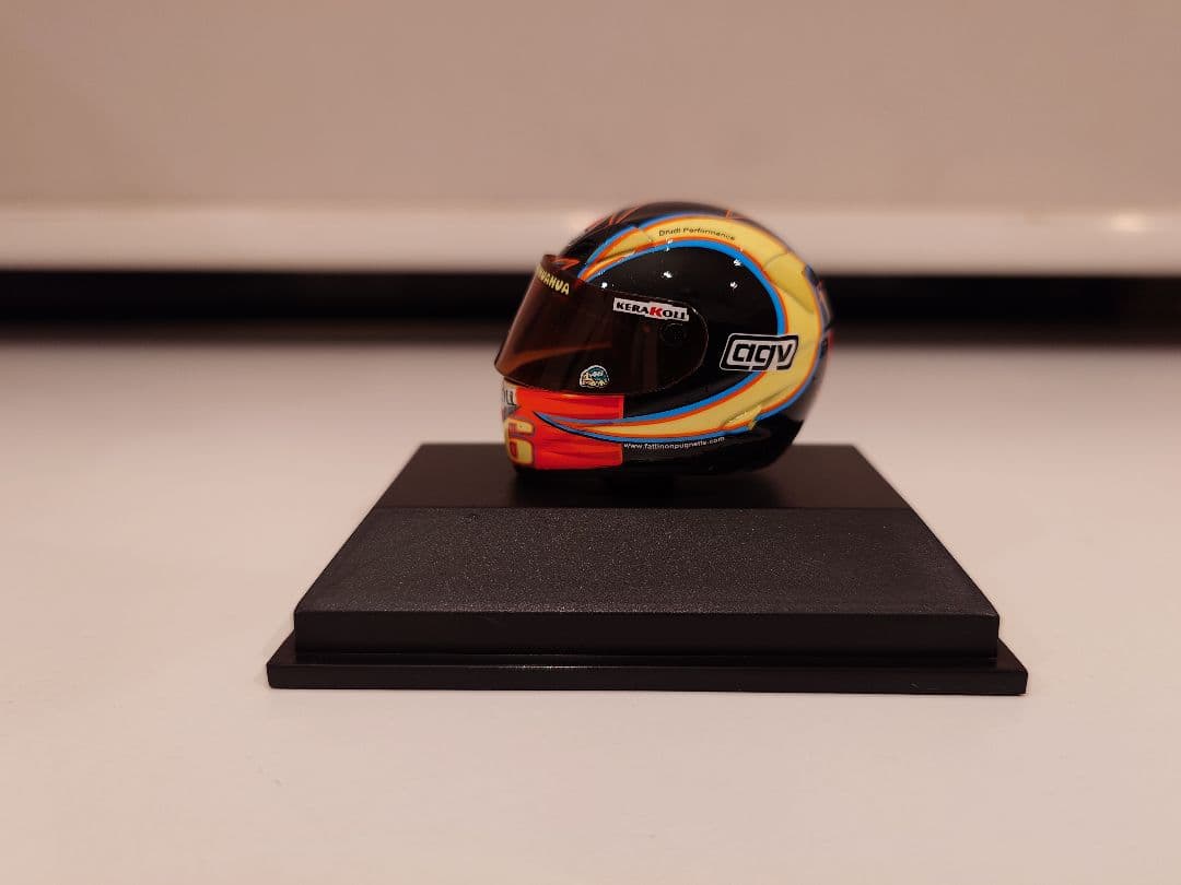 PMA ミニチャンプス 1/8 バレンティーノ・ロッシ ヘルメットコレクション