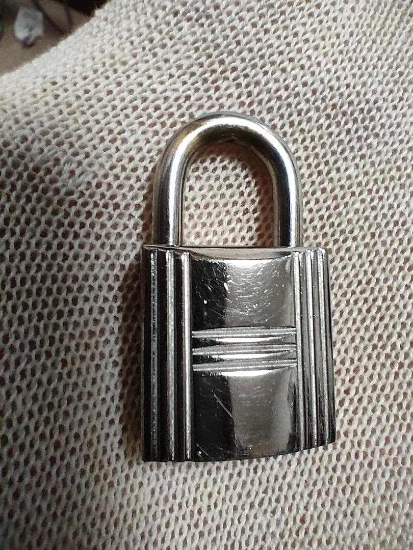 ※T's Fact【No.102】HERMES カデナ 鍵 シルバー