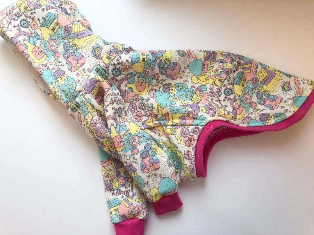 ヒョウ柄パーカー　イタグレ服　犬服　バンドメイド