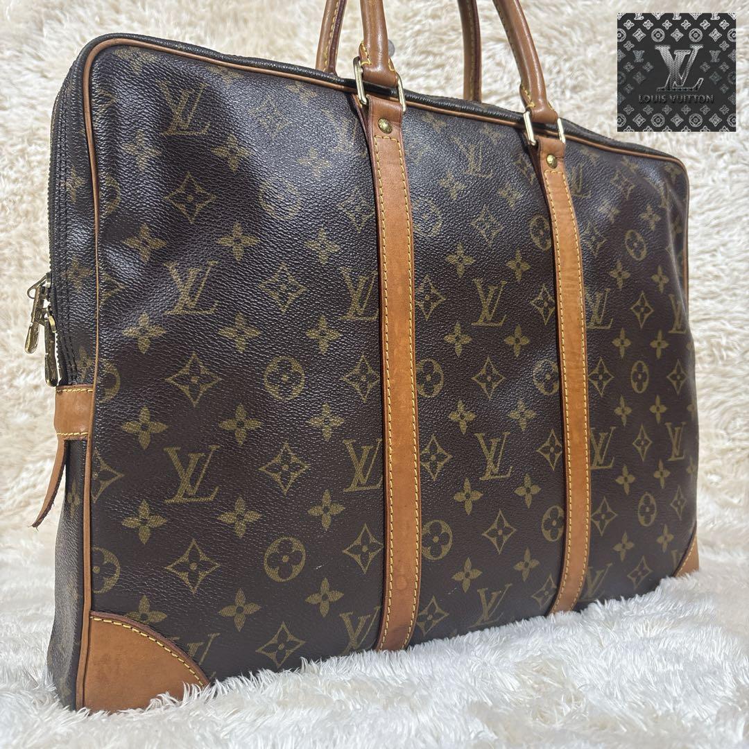 LOUIS VUITTON ポルトドキュマン ヴォワヤージュ モノグラム