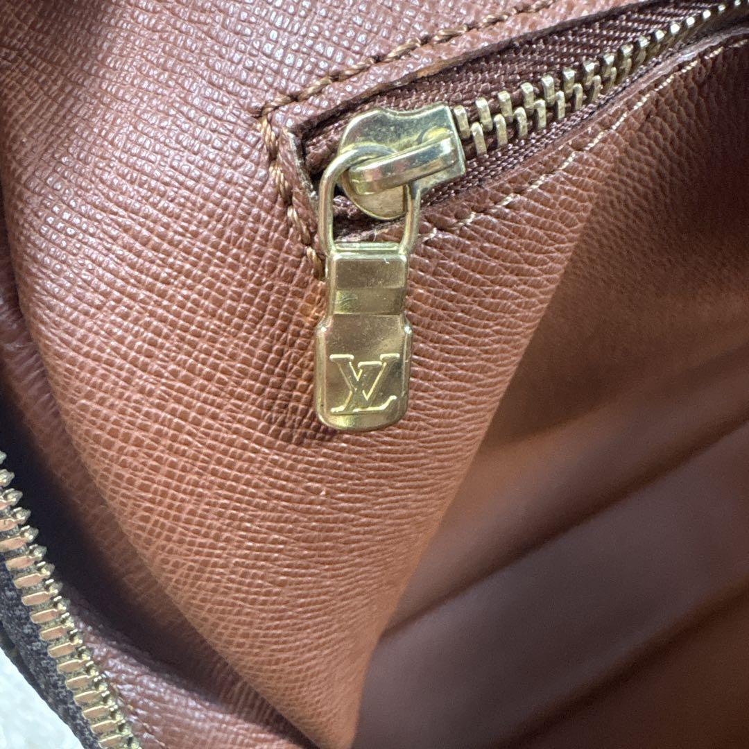 LOUIS VUITTON ポルトドキュマン ヴォワヤージュ モノグラム