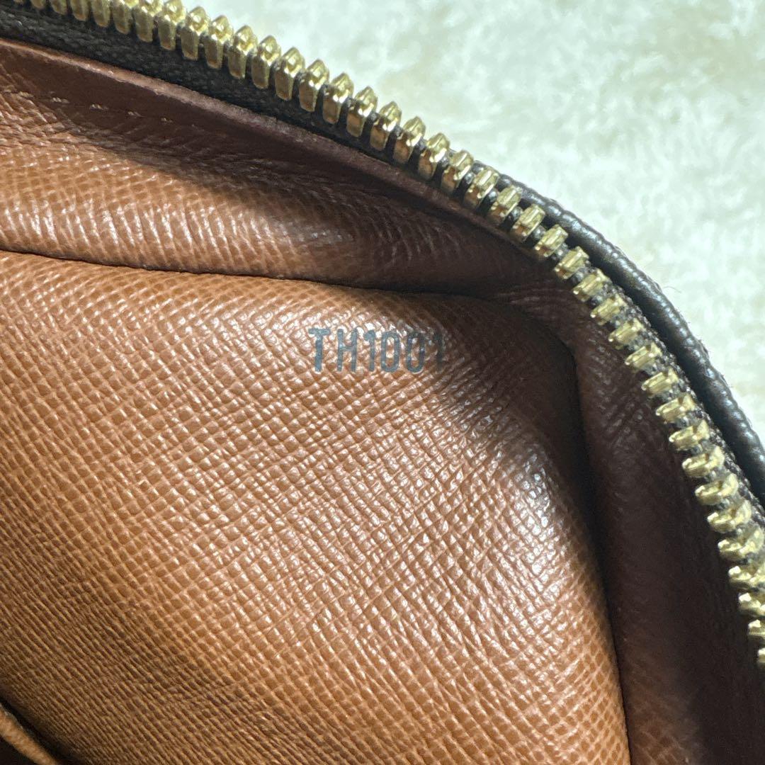 LOUIS VUITTON ポルトドキュマン ヴォワヤージュ モノグラム