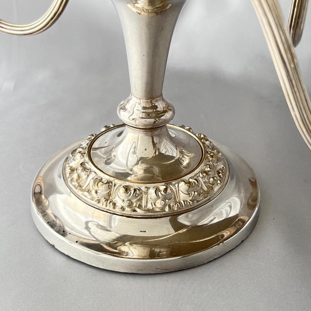 【英国】 薔薇モチーフのキャンドルスタンド【シルバープレート】火消し付き