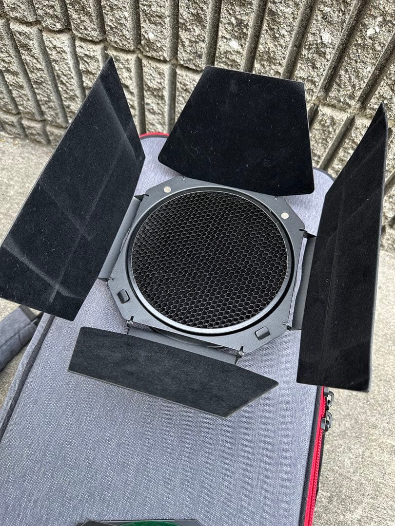 Aputure 300d II スタジオライト フレネルレンズ　バーンドアセット