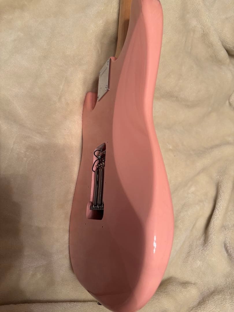 【激鳴り】フェルナンデス　ストラトキャスター　激レアカラーのシェルピンク風