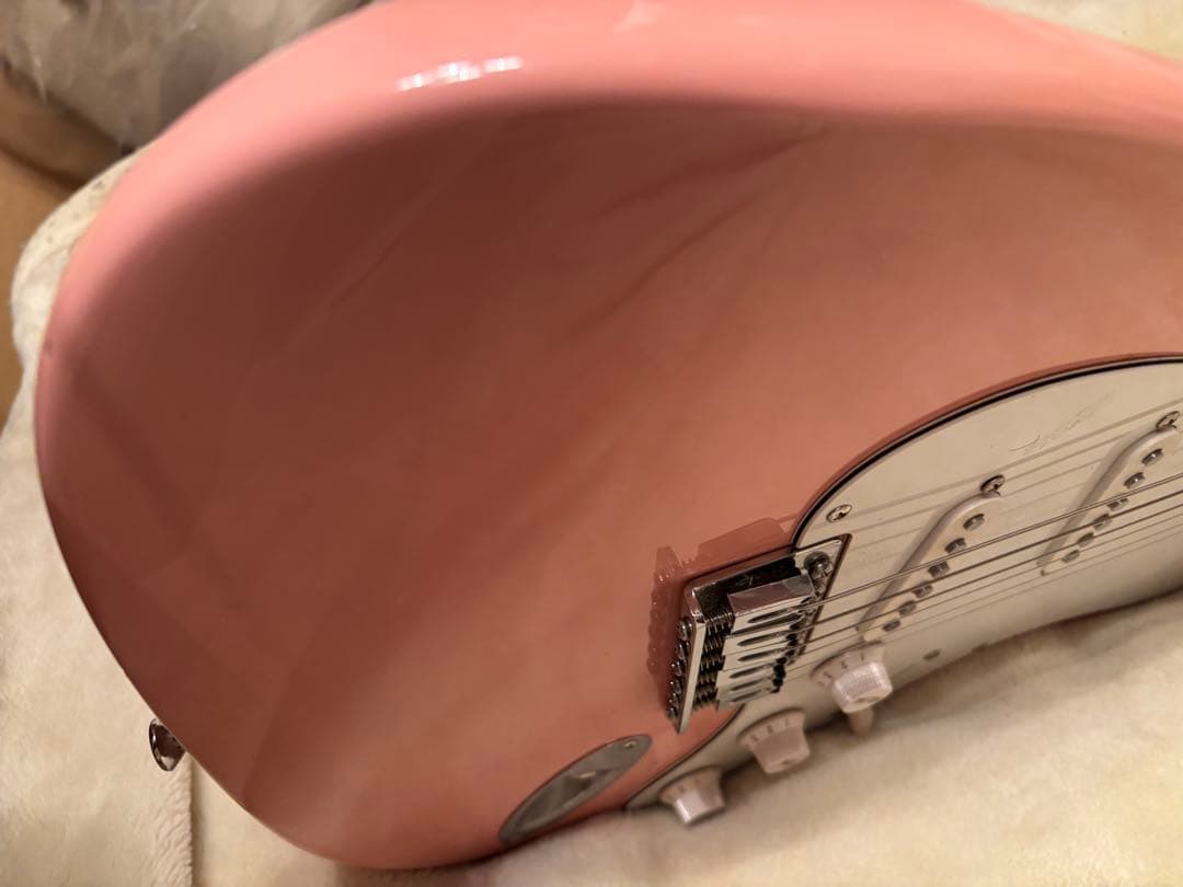 【激鳴り】フェルナンデス　ストラトキャスター　激レアカラーのシェルピンク風