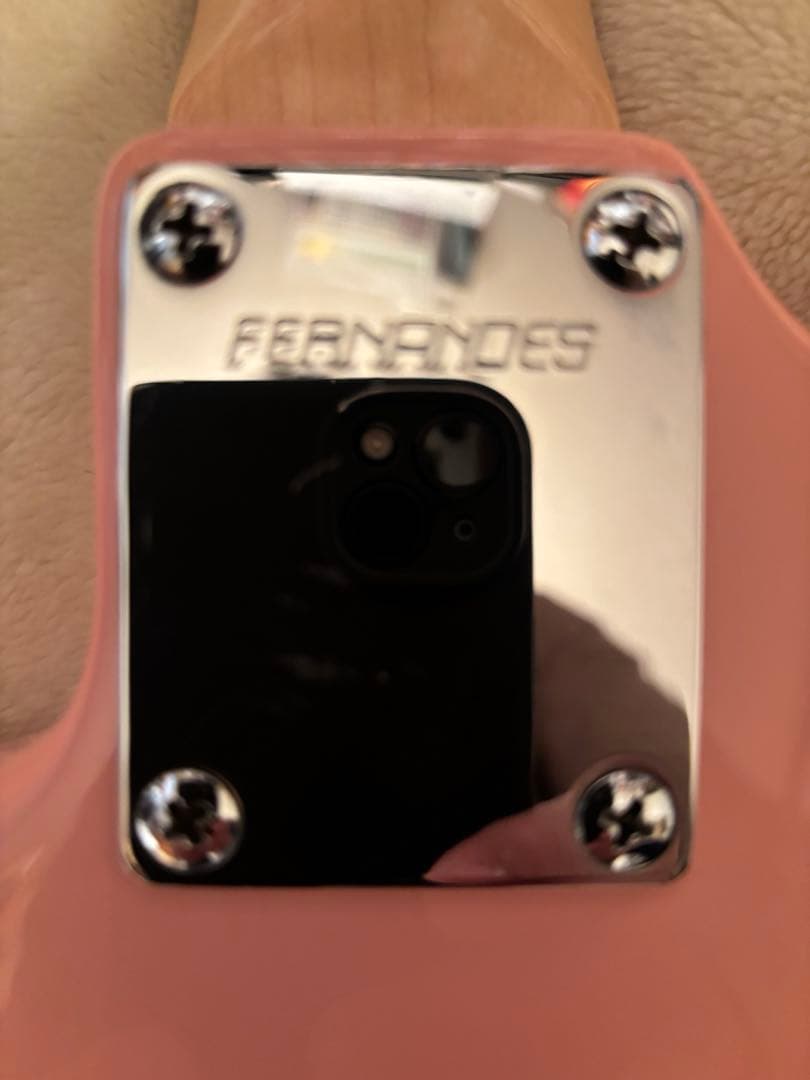 【激鳴り】フェルナンデス　ストラトキャスター　激レアカラーのシェルピンク風