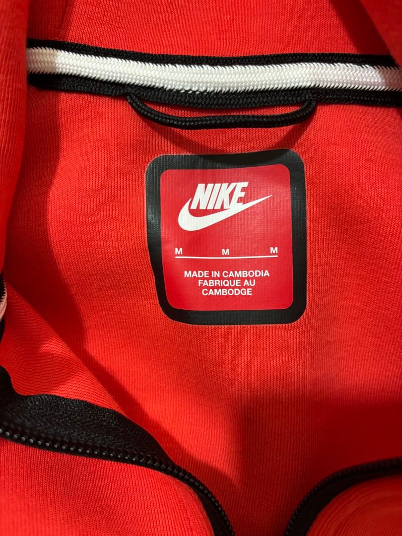 NIKE テックフリース 赤黒