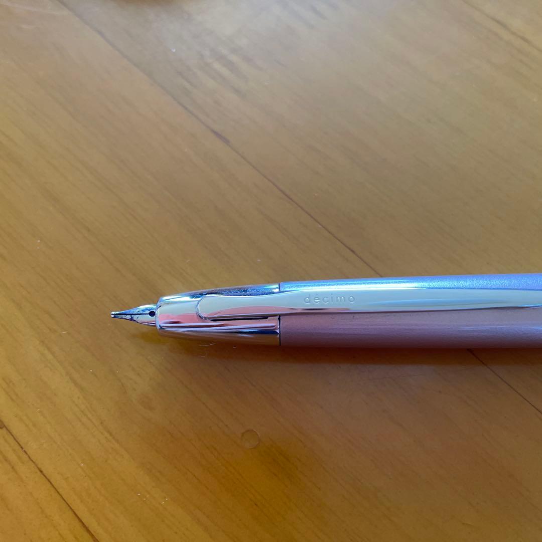 パイロット　万年筆　ノック式　キャップレスデシモ　シャンパンピンク