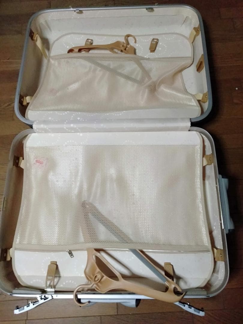 サムソナイトシルエットMV キャリーケース 4輪