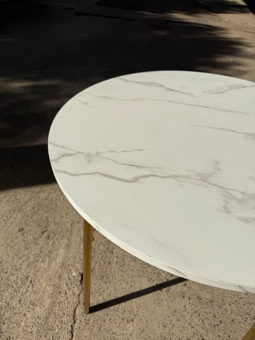 フランフラン ベル 大理石風ホワイトラウンドダイニングテーブル✨