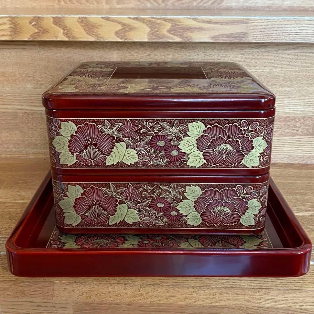 輪島塗　塩徳屋　精撰漆器 台付二段重箱 沈金花柄 美術工芸品　布着堅地漆器