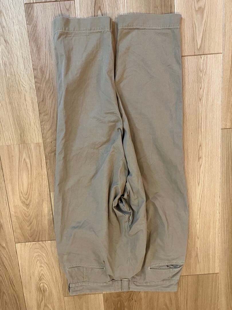 45r ベージュ チノパン