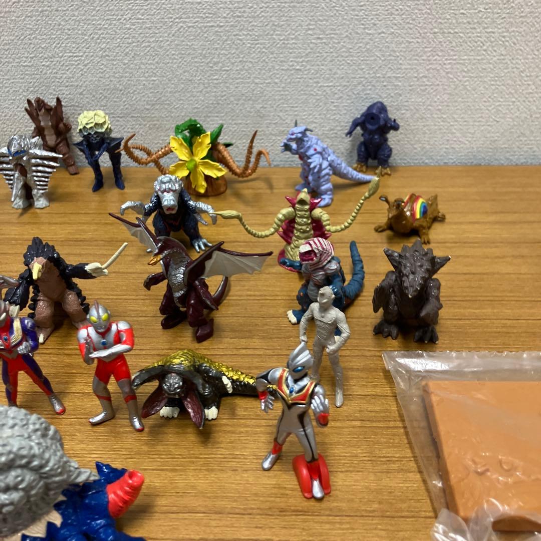 ティガ　ダイナ　モンスター大全集　ウルトラファイト　食玩　など