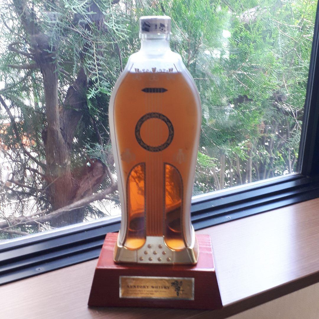 サントリー響リラギター型ボトル