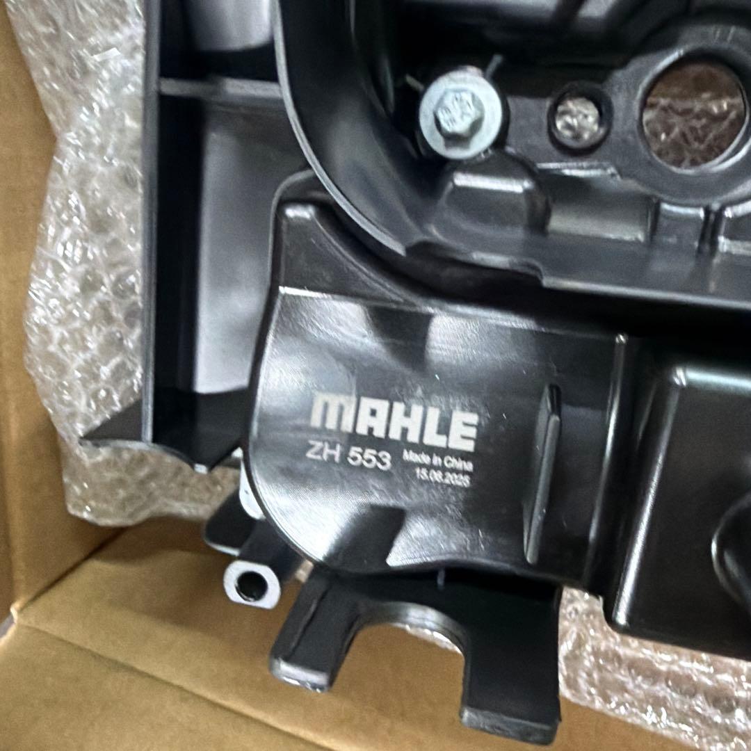 BMW シリンダーヘッドカバー　N47 4気筒ディーゼル　MAHLE製