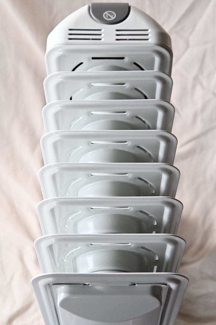 ★美品✨★デロンギDe'Longhi オイルヒーター　RHJ11G0812-DG