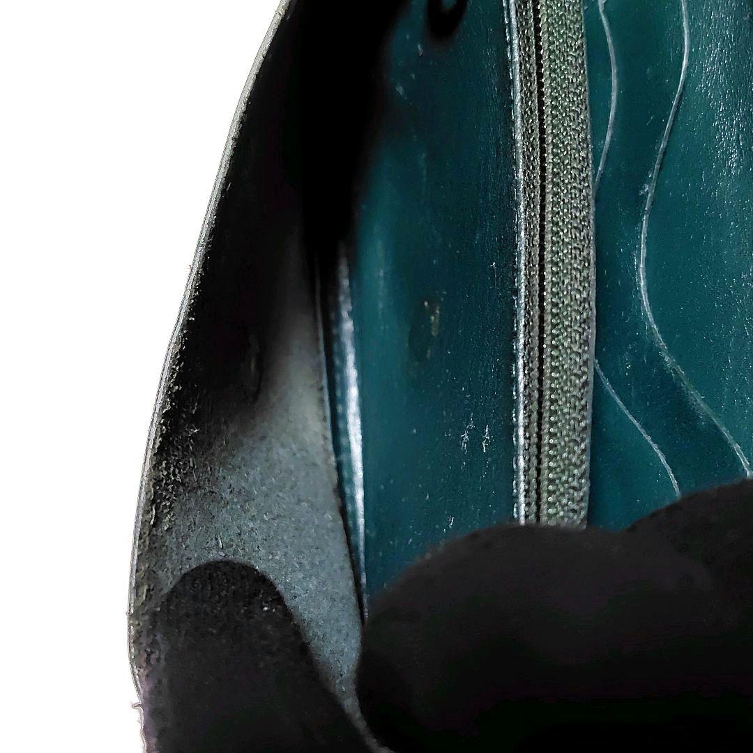 人気モデル✨　イルビゾンテ　折り財布　グリーン　レザー　金ボタン　ロゴ型押し