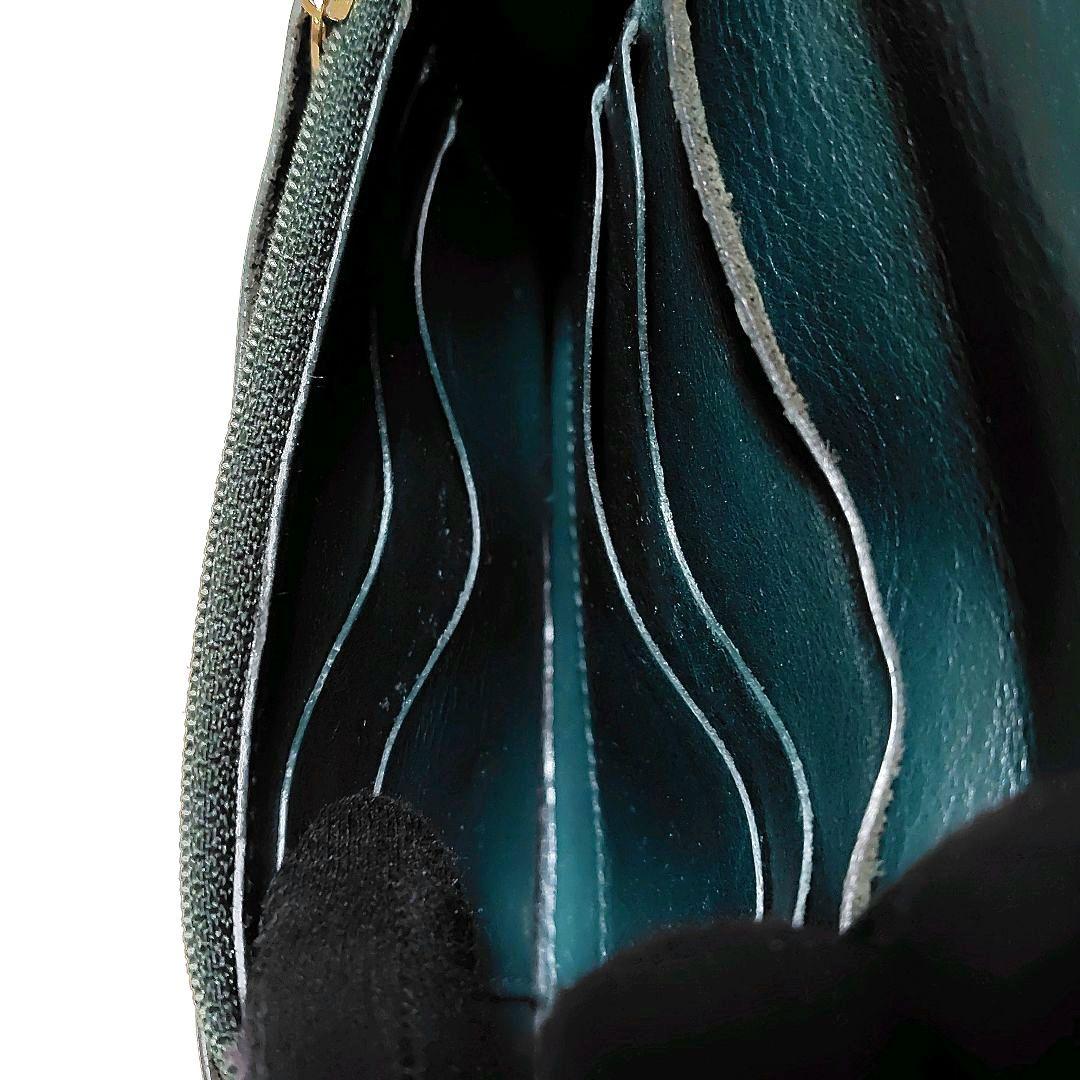 人気モデル✨　イルビゾンテ　折り財布　グリーン　レザー　金ボタン　ロゴ型押し