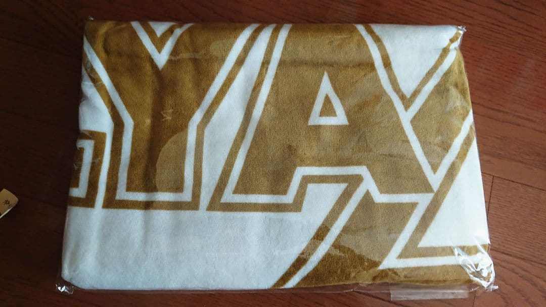 矢沢永吉 最新ポイント交換 スペシャルビーチタオル 白 ゴールド ロックンロール