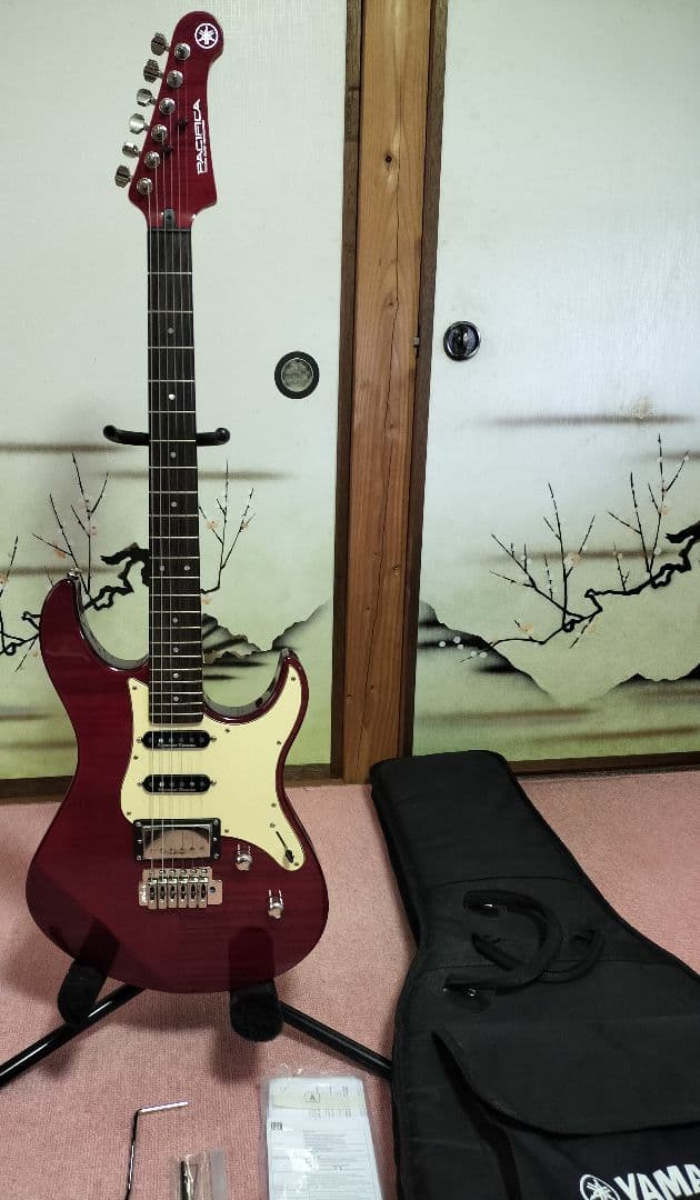 Yamaha PACIFICA 612エレキギター 赤