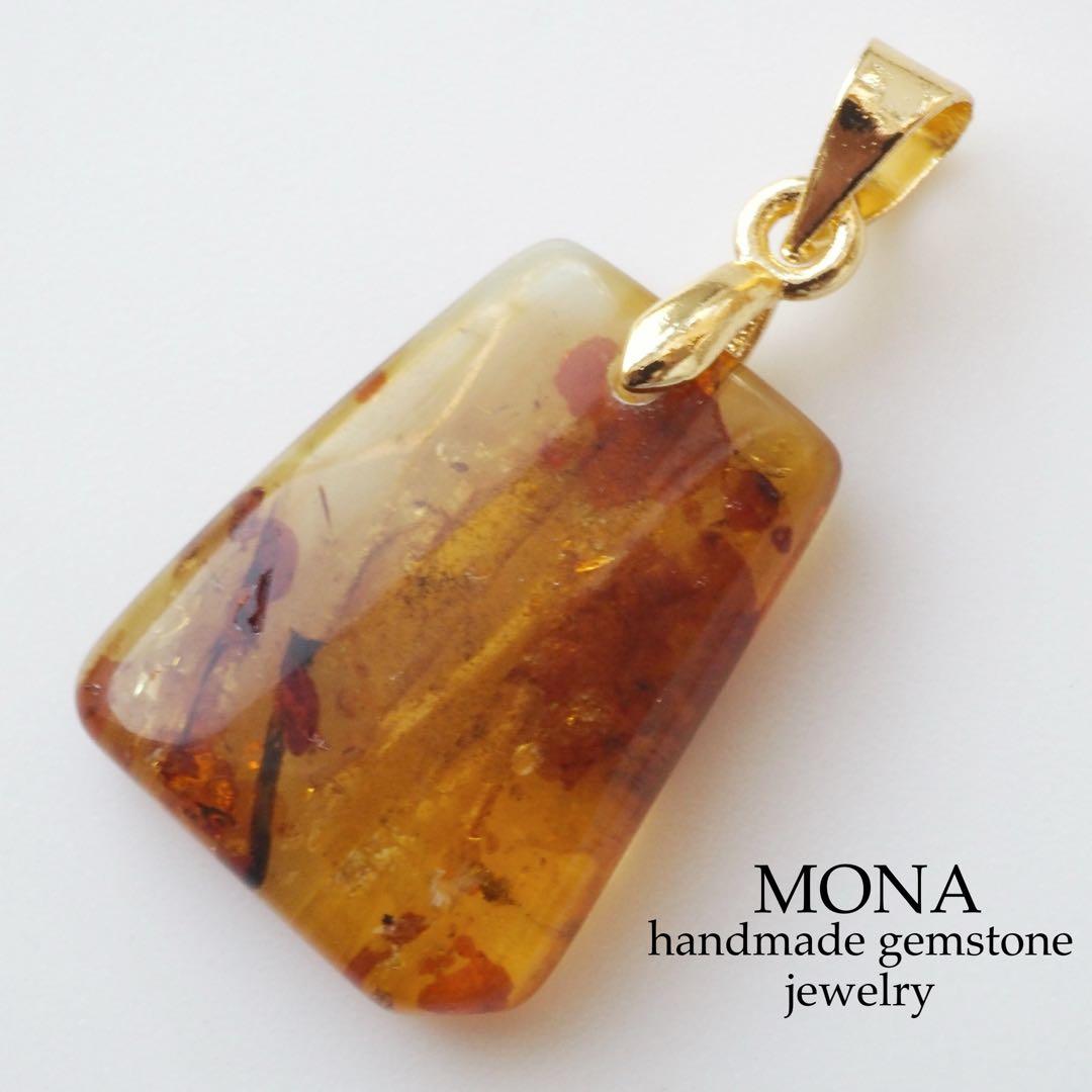 【Noel】希少色ティールブルー翡翠の大粒枠留めネックレストップ