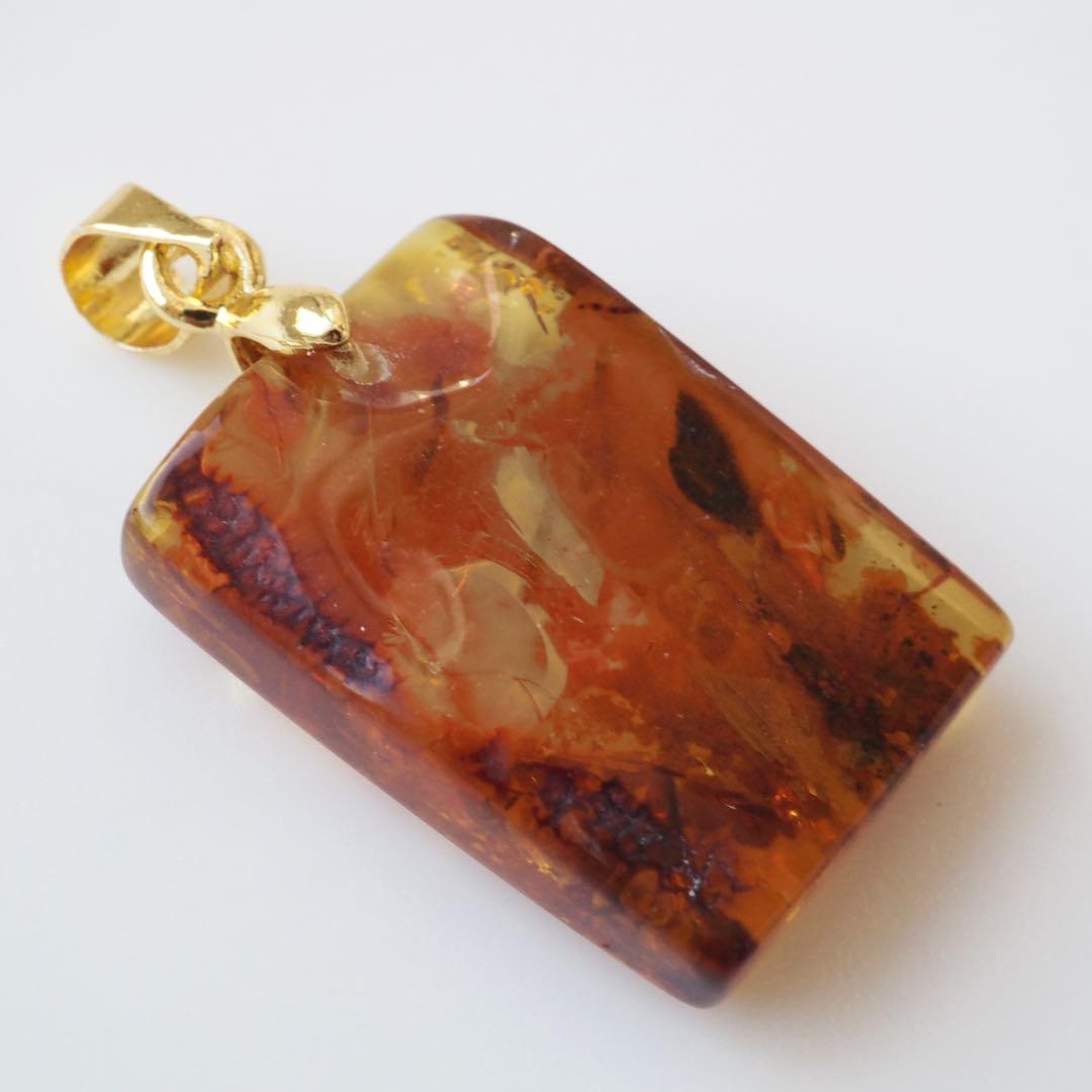 【Noel】希少色ティールブルー翡翠の大粒枠留めネックレストップ