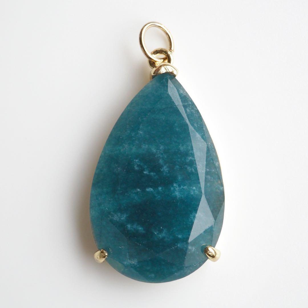 【Noel】希少色ティールブルー翡翠の大粒枠留めネックレストップ