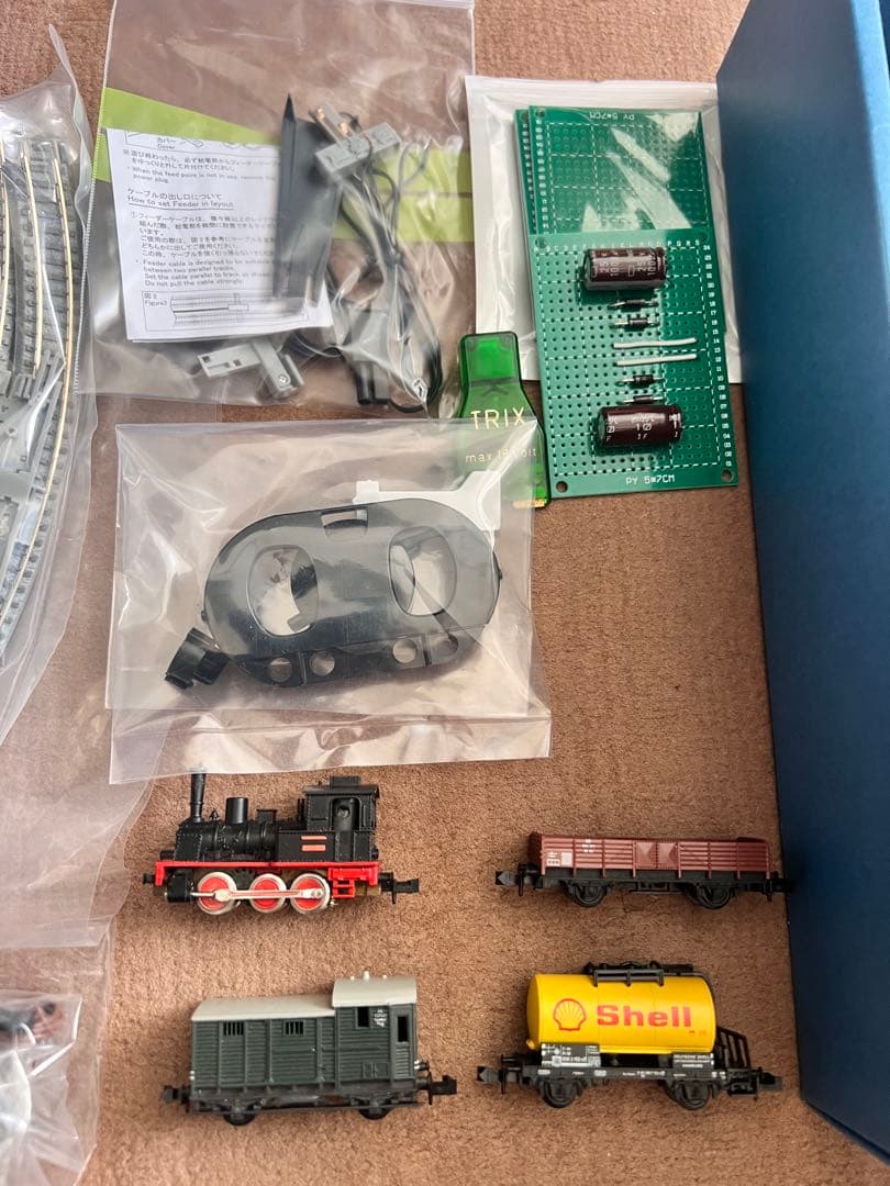 TRIX Nゲージ 鉄道模型セット 4両+レール　まとめ売り