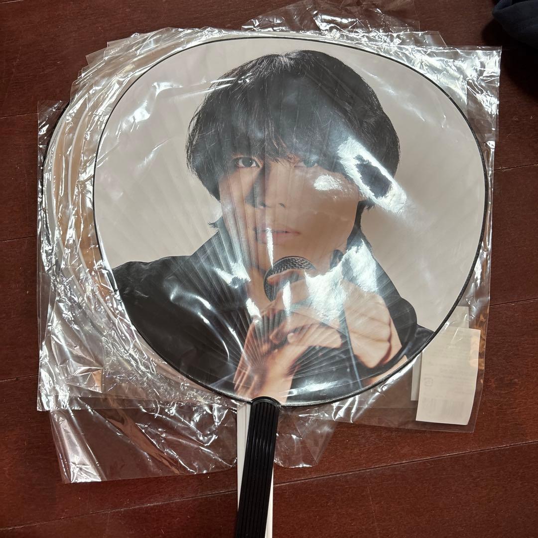 SixTones まとめ売り（ペンライト、うちわ、CD、雑誌、公式写真）など