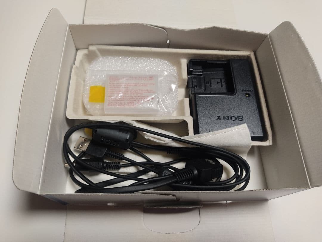 SONY DSC-T5 メモリとカメラケースのおまけ付き