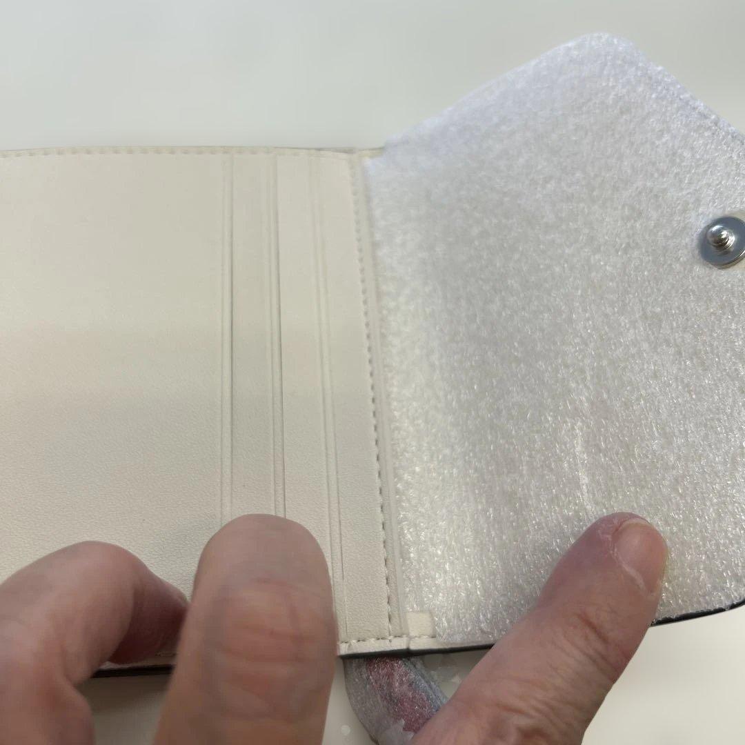 COACH イチゴ柄 二つ折り財布 新品未使用