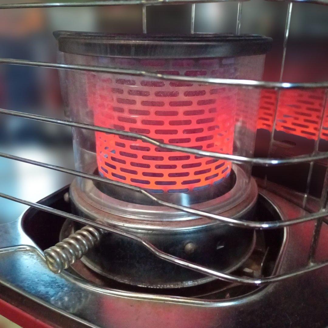 コロナ石油ストーブＳＲ―１後期型　昭和レトロタンク一体型　電子点火OK！