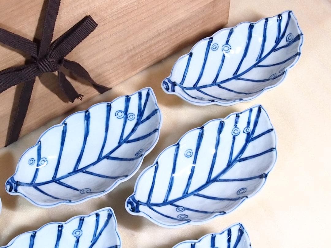 【未使用】高橋芳宣 染付葉型向付 7客 葉文向附 銘々皿/菓子皿 茶道具 食器