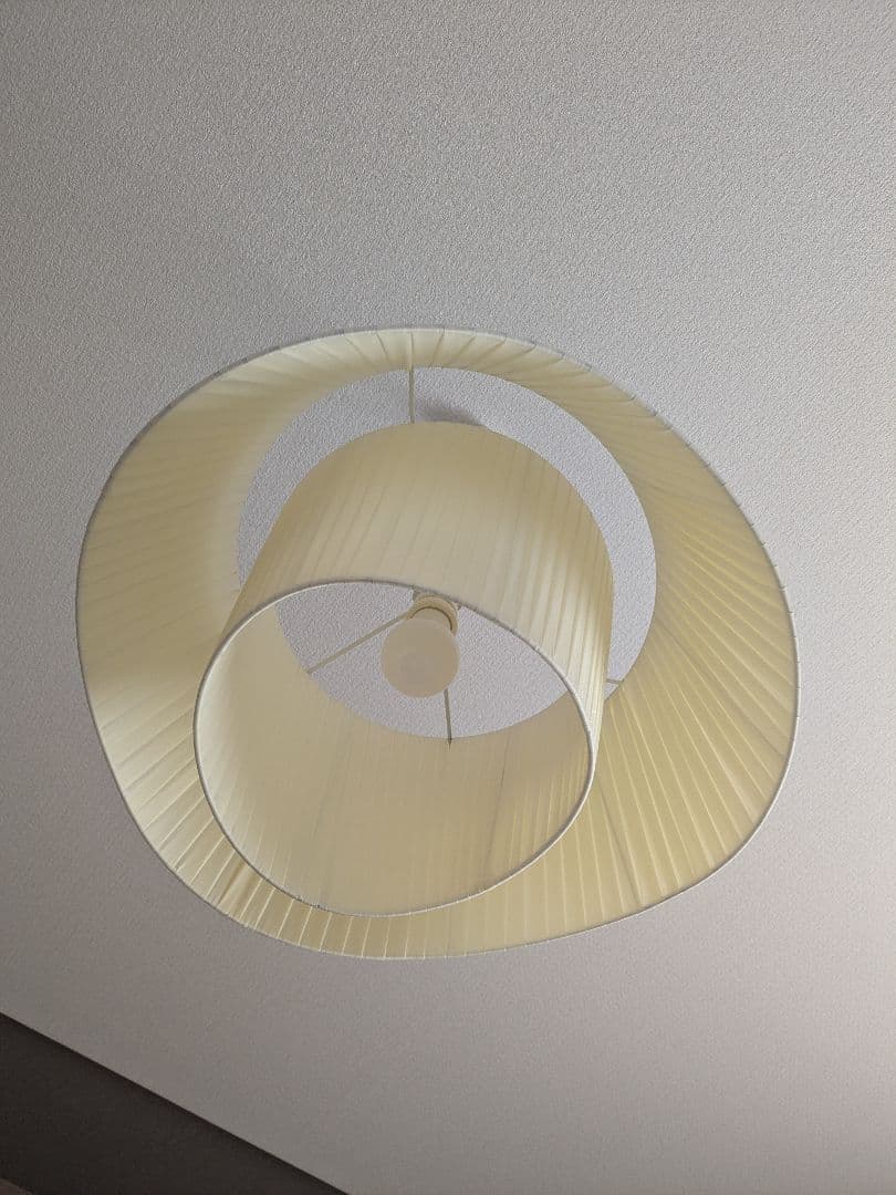 レイヤード プリーツシェード ペンダントライト 口金E26