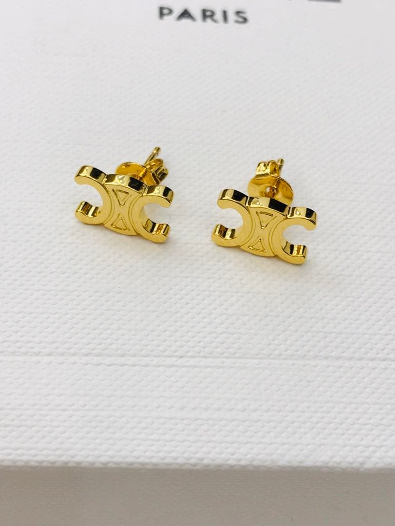 セリーヌ　ピアス　両耳