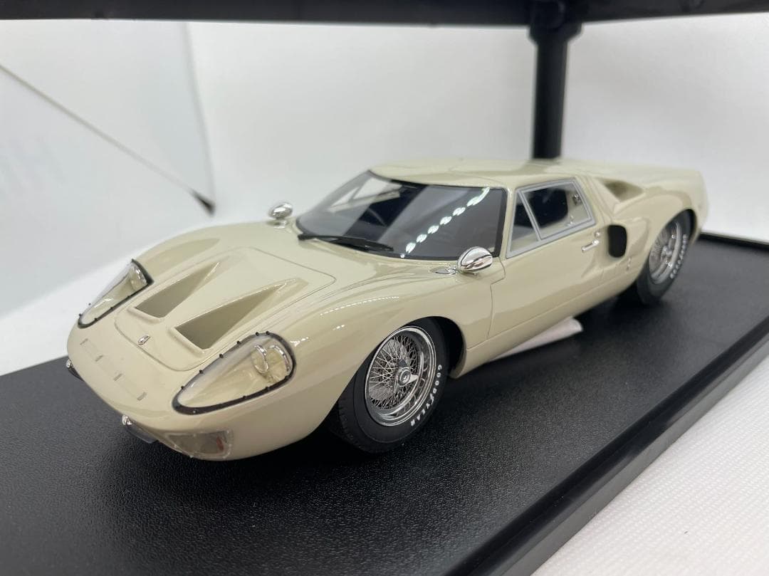 104-039 Cult 1/18 フォード GT40 Mk III 1966