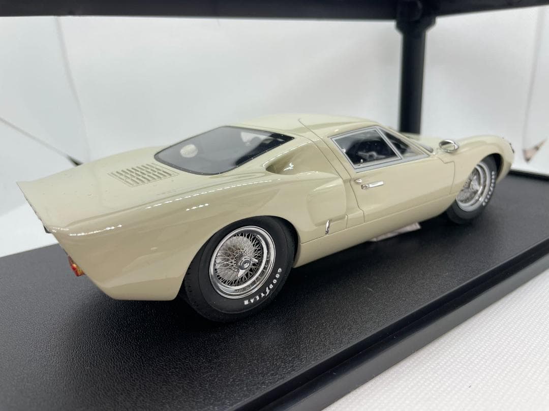 104-039 Cult 1/18 フォード GT40 Mk III 1966