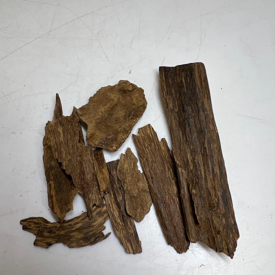 ベトナム・ダナン産　沈香　トヒエ　65g 東さ7-1128☆2F