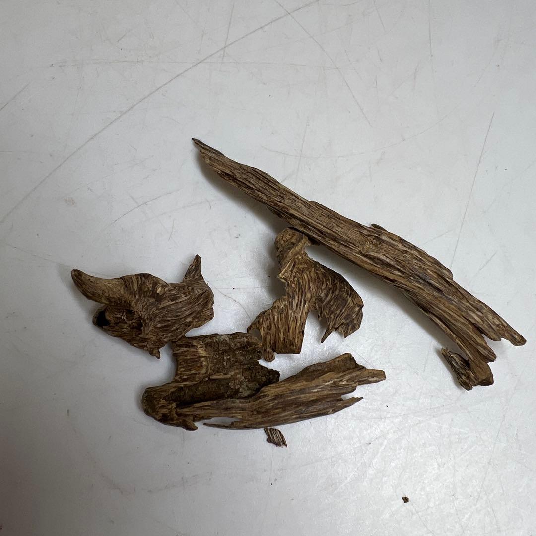 ベトナム・ダナン産　沈香　トヒエ　65g 東さ7-1128☆2F