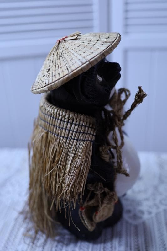 ◆信楽焼　狸さん　高さ約30㎝ ◆笠・嚢・藁草履を下げた珍しい狸　置物　陶器