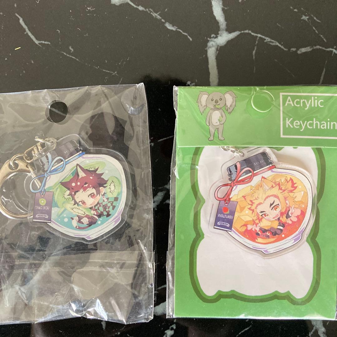 鬼滅の刃 きめつ セット　ポーチ マスク お守り キーホルダー シール 他