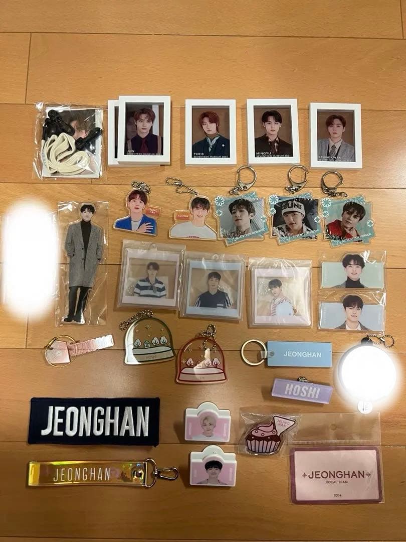 seventeen アクスタ　缶バッジ　グッズ