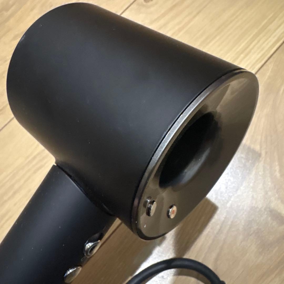 ダイソンドライヤー　HD08